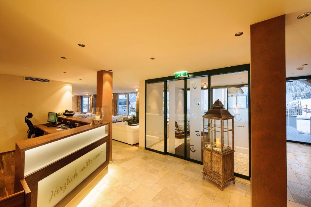 Hotel Jennys Schloessl 세르파우스 외부 사진