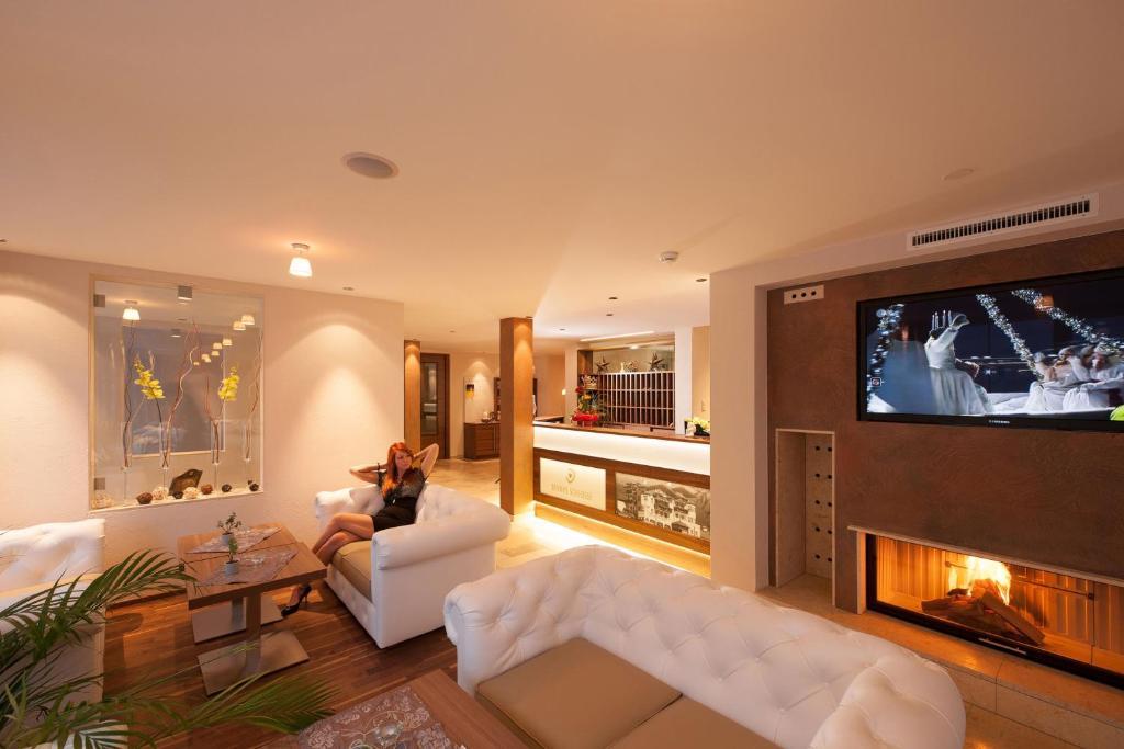 Hotel Jennys Schloessl 세르파우스 외부 사진